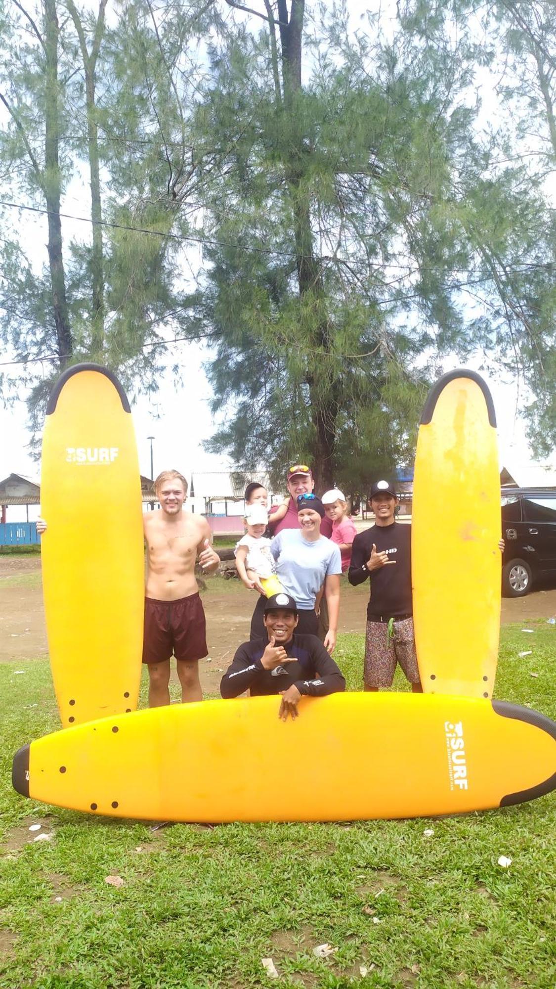 Air Manis Secret Surfcamp Lägenhet Taluk Batung Exteriör bild