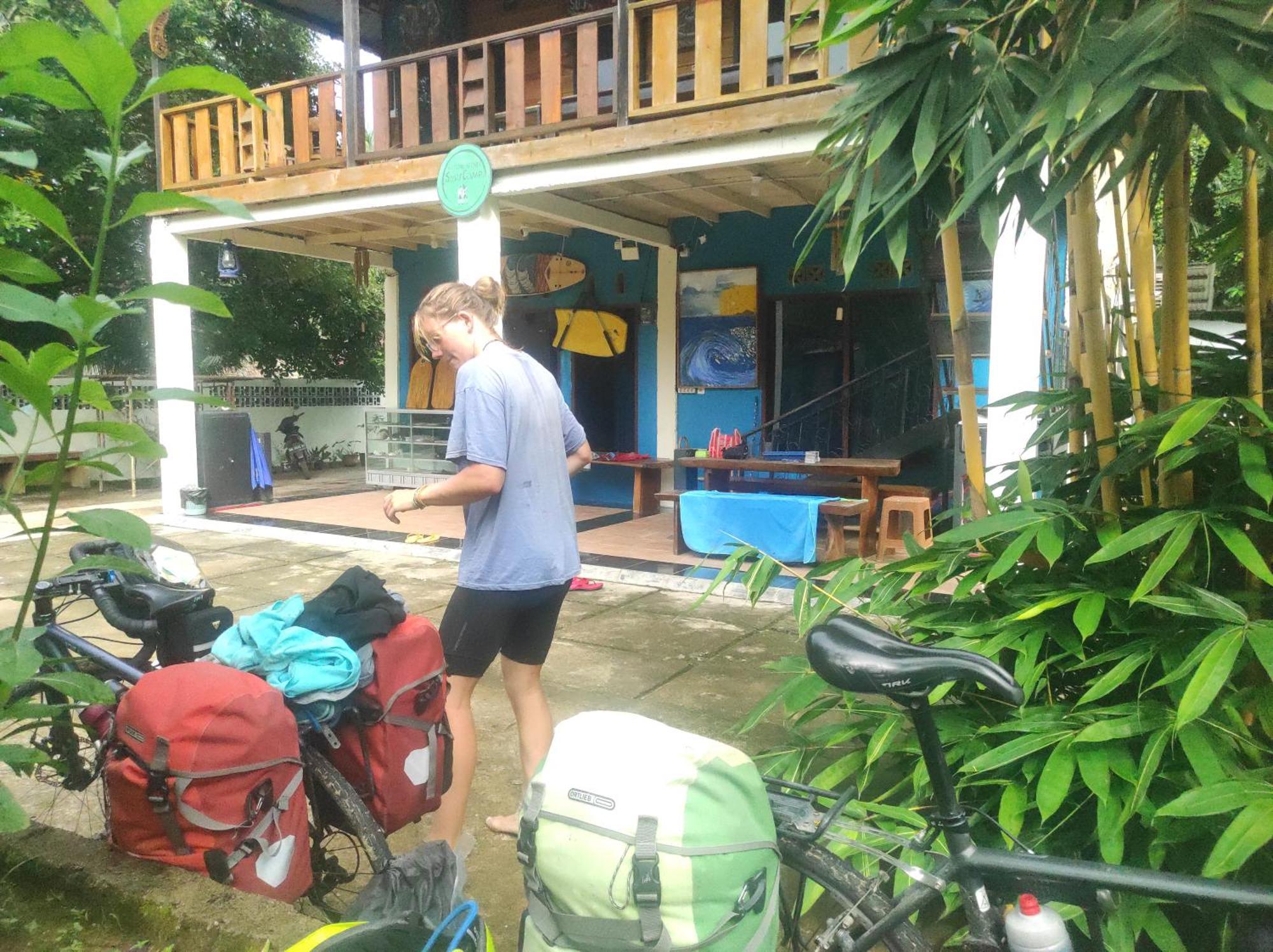 Air Manis Secret Surfcamp Lägenhet Taluk Batung Exteriör bild