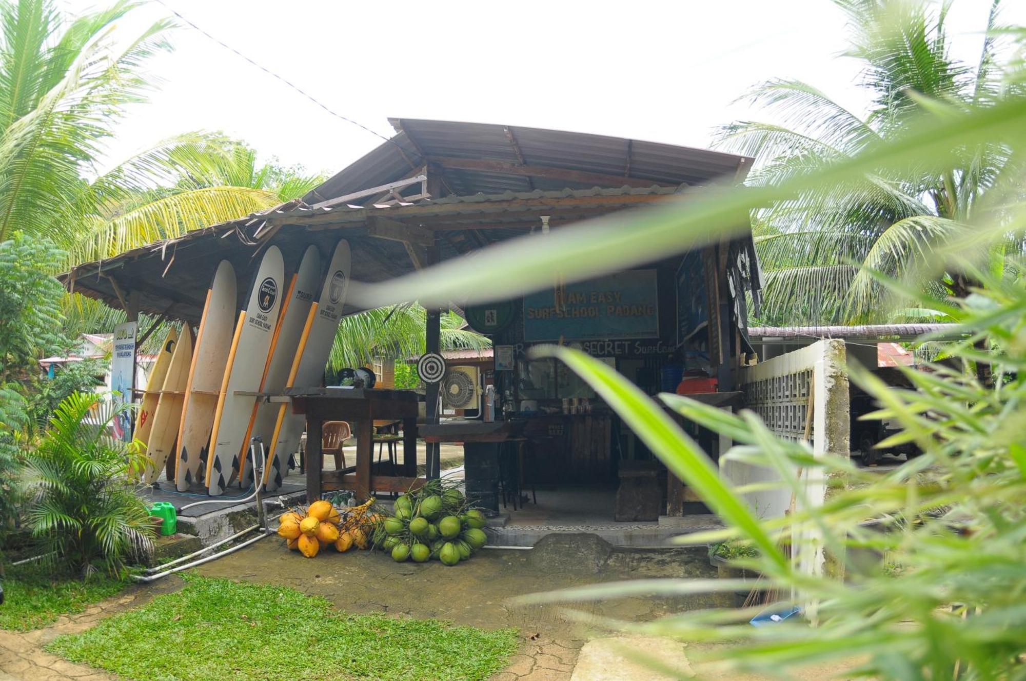 Air Manis Secret Surfcamp Lägenhet Taluk Batung Exteriör bild