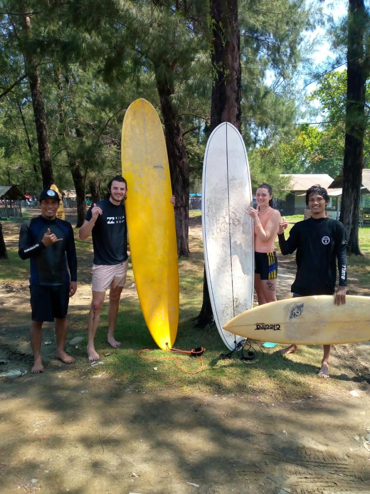 Air Manis Secret Surfcamp Lägenhet Taluk Batung Exteriör bild
