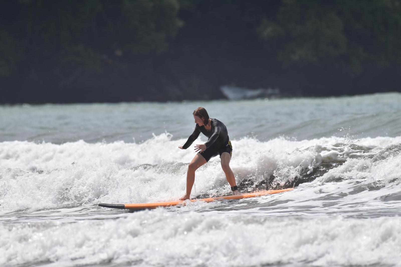 Air Manis Secret Surfcamp Lägenhet Taluk Batung Exteriör bild