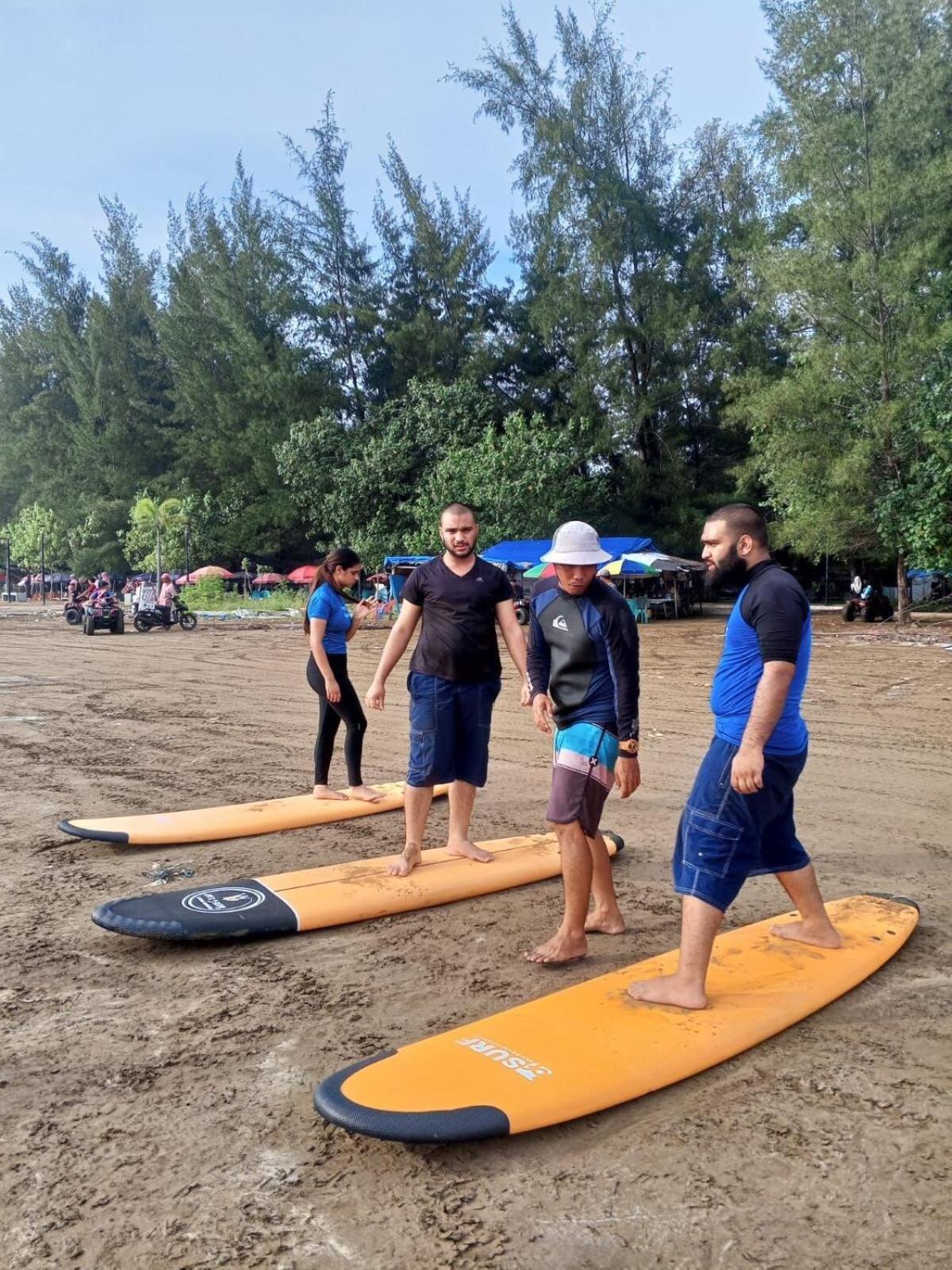 Air Manis Secret Surfcamp Lägenhet Taluk Batung Exteriör bild