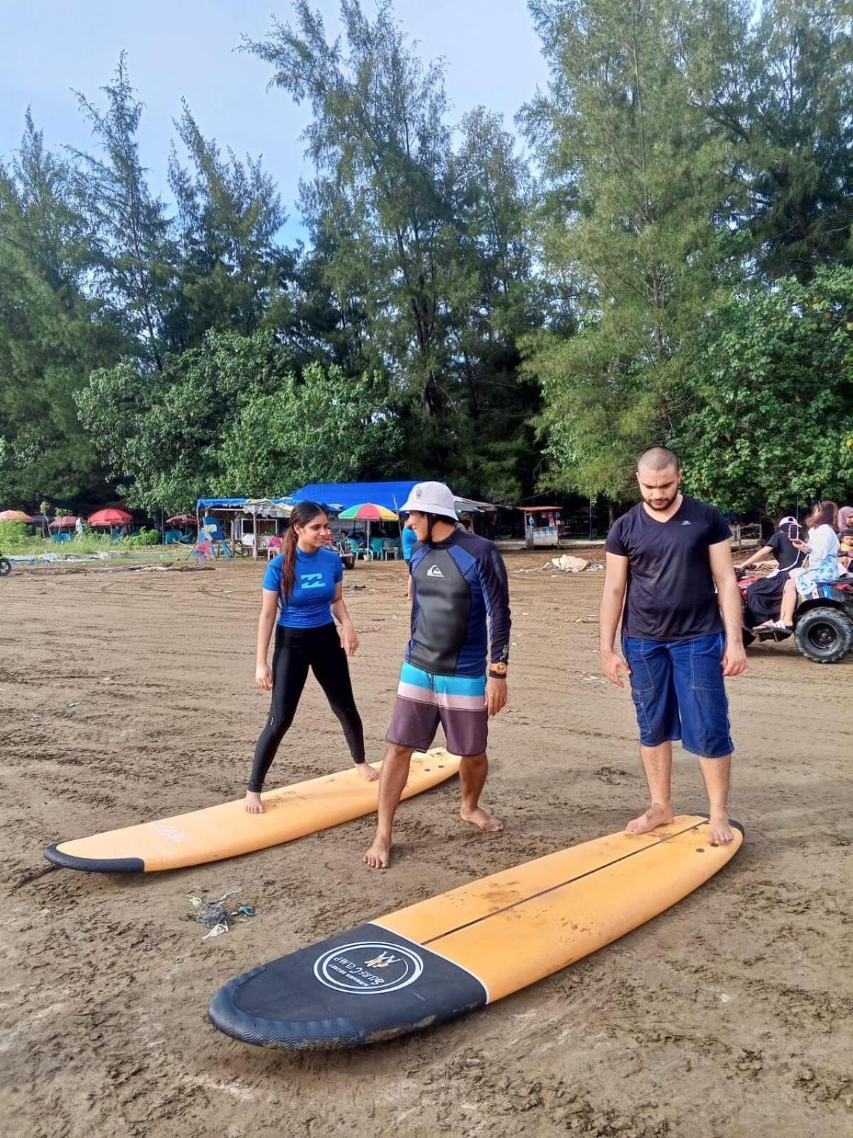 Air Manis Secret Surfcamp Lägenhet Taluk Batung Exteriör bild
