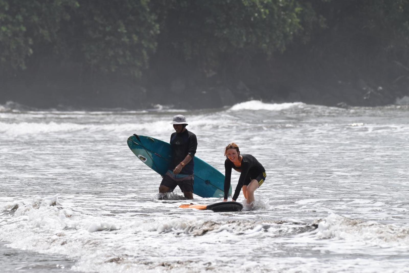 Air Manis Secret Surfcamp Lägenhet Taluk Batung Exteriör bild