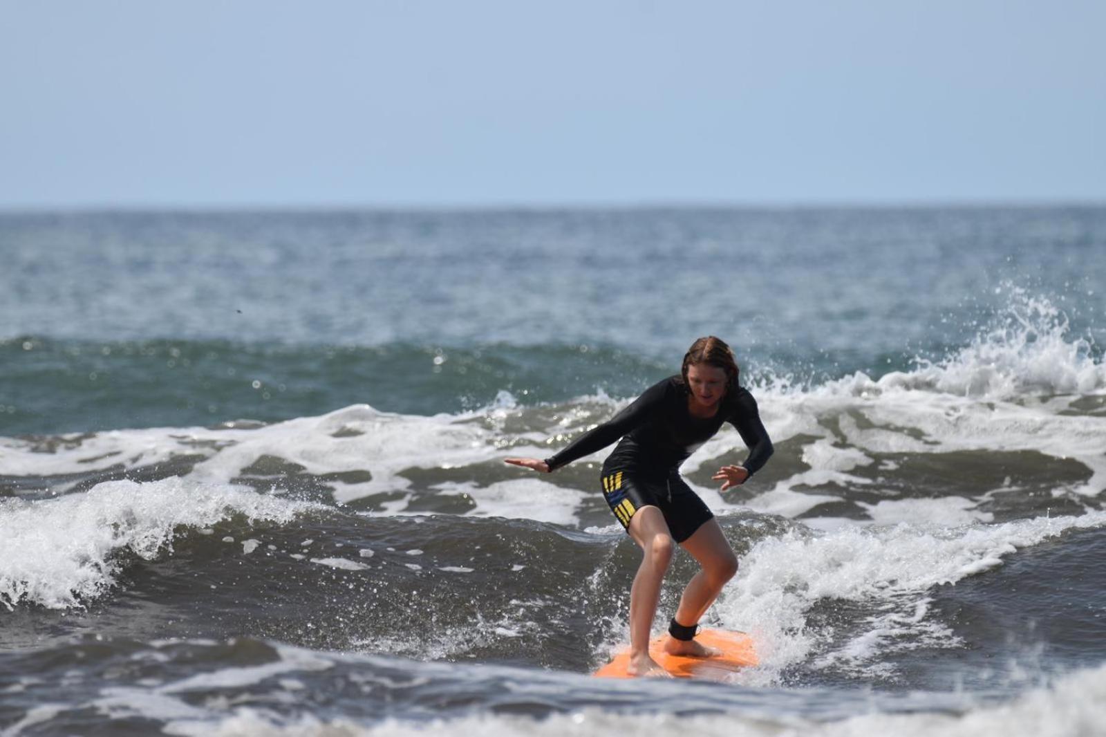 Air Manis Secret Surfcamp Lägenhet Taluk Batung Exteriör bild