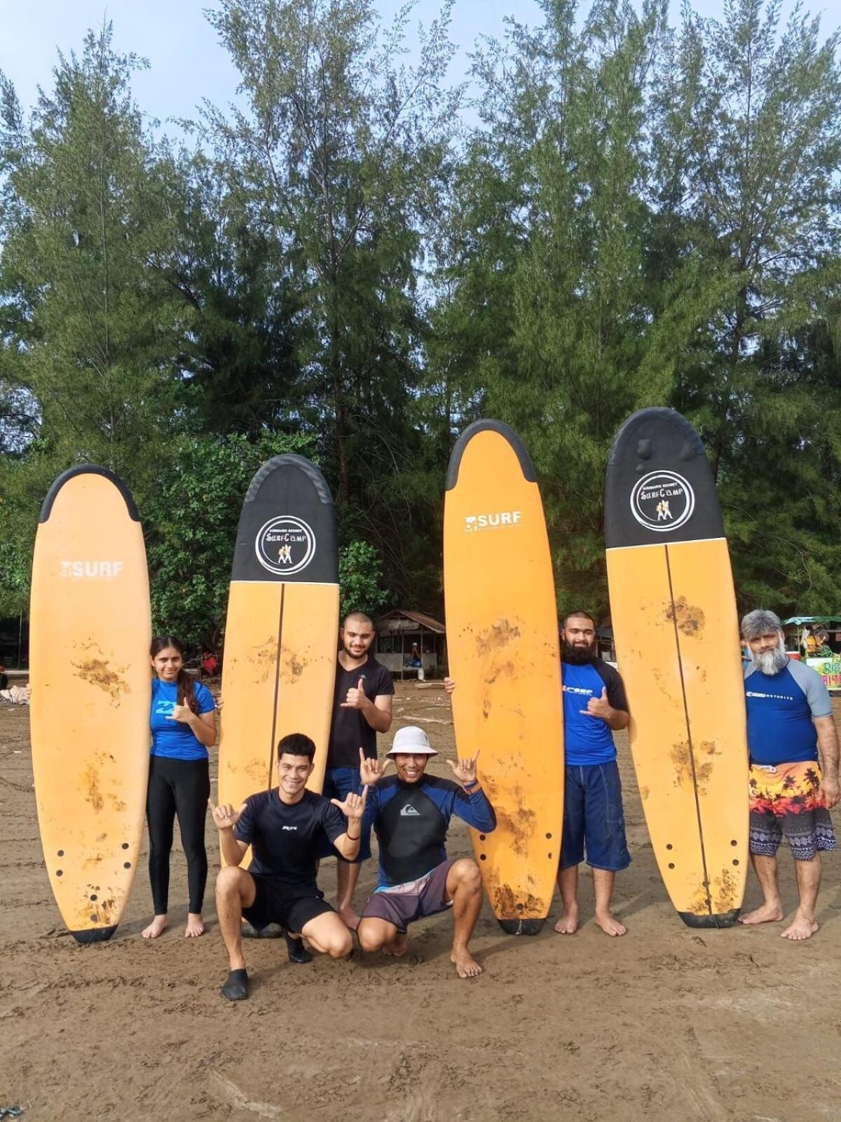 Air Manis Secret Surfcamp Lägenhet Taluk Batung Exteriör bild